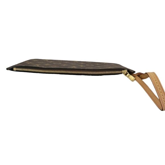 Louis Vuitton Monogram Neverfull MM Pouch - Picture 3 of 13